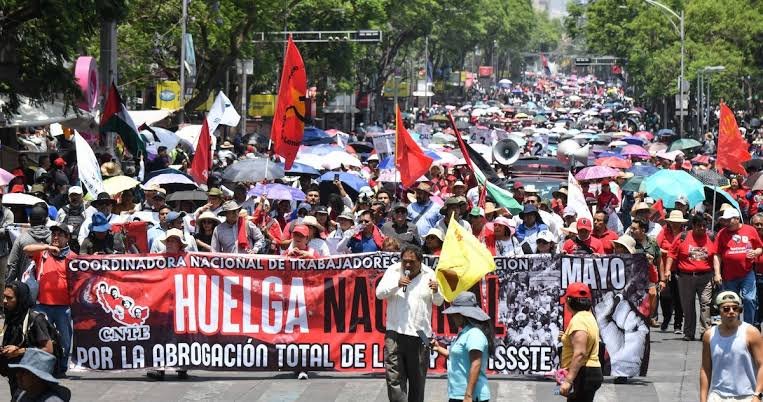 Al que defiende al verdugo: cuando despiertes, ya no habrá maestro que te enseñe.