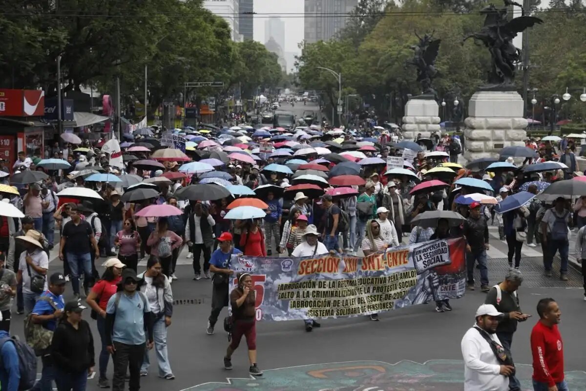 Imagen relacionada con Las alocuciones desde el púlpito presidencial, son una cruzada política y mediática contra la CNTE