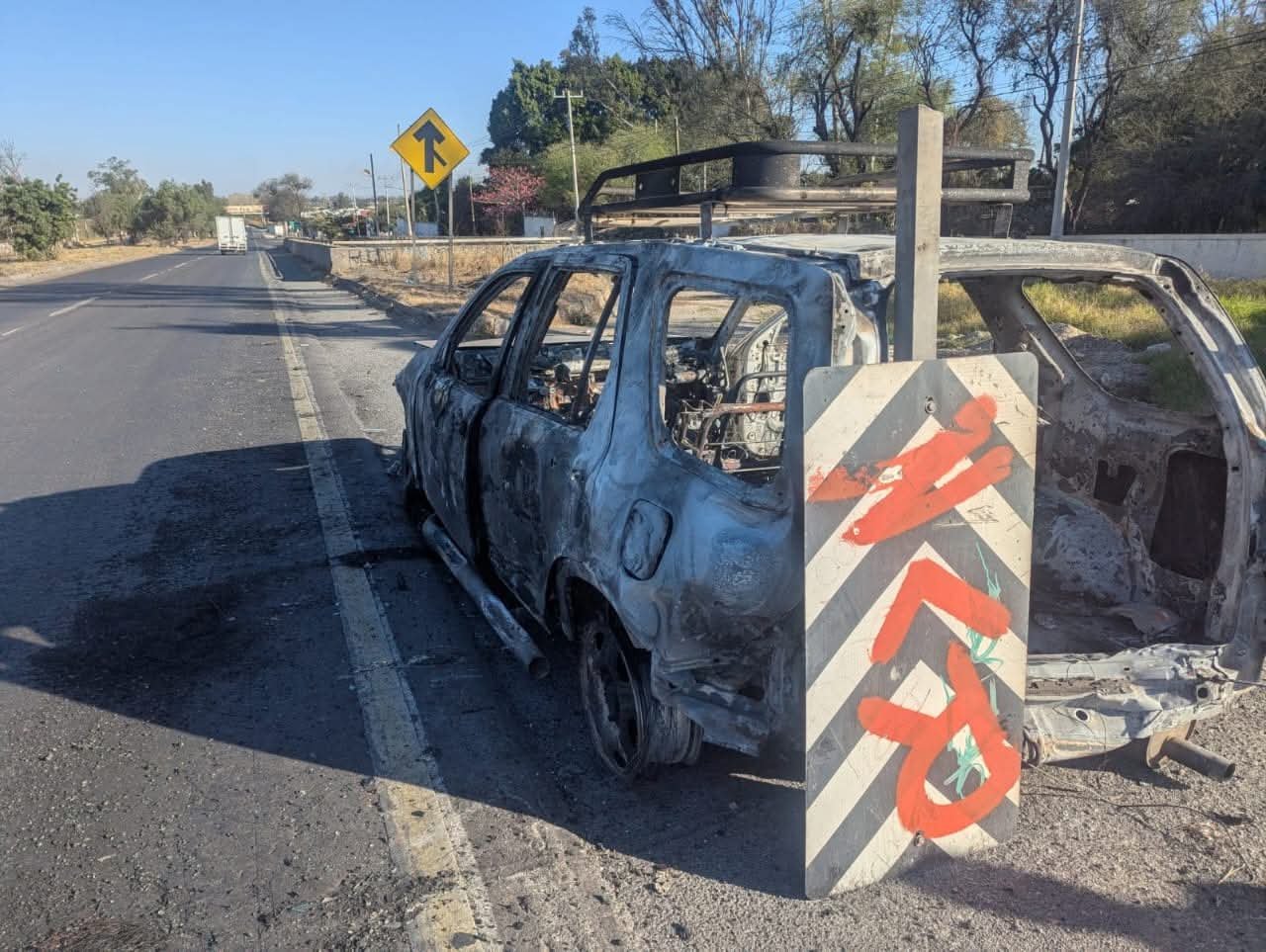 Un Salto de Vida, denuncia despojo de vehículo mismo que fue incendiado.